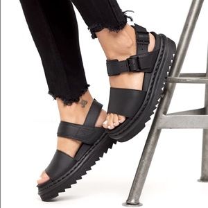 Dr. Martens Voss Sandal